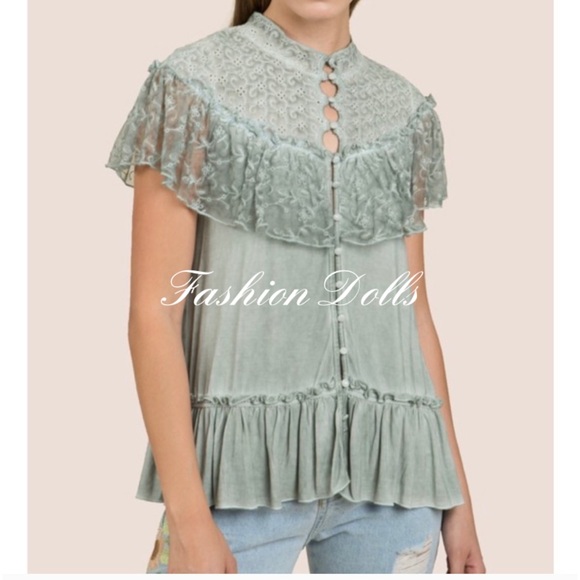 POL Tops - 💼S-L♠️Sweet Dream Victorian Peek-A-Boo Button Top